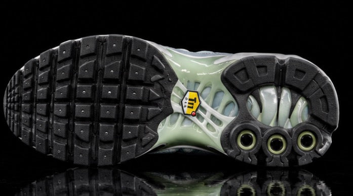 Nike Air Max Plus Mica Green